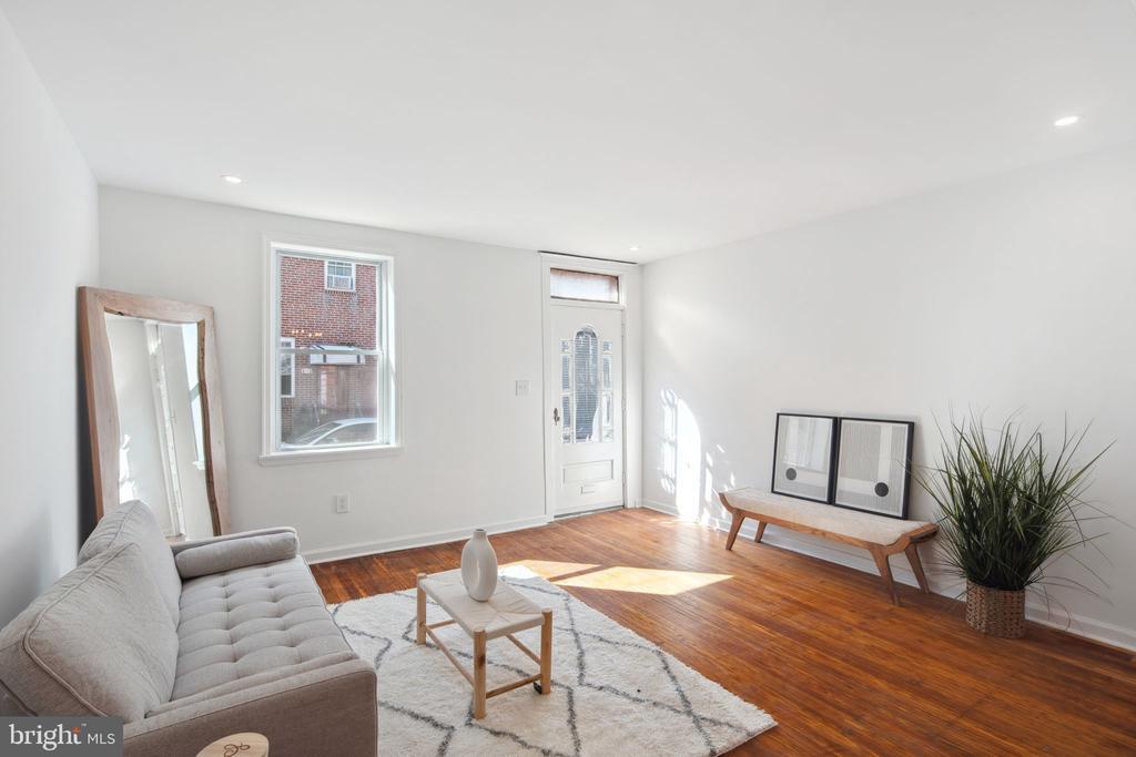 2714 Salmon St in Philadelphia, PA - Building Photo