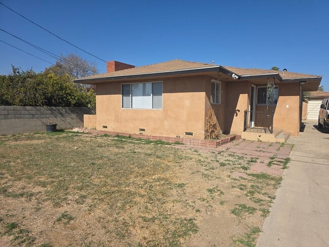 6210-6212 Wright Ave