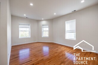 1157 W Lunt Ave, Unit 3 in Chicago, IL - Building Photo - Building Photo