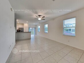 8278 Crescent Oaks Dr in New Port Richey, FL - Building Photo - Building Photo