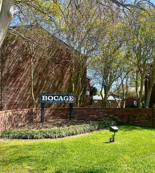 1701 Lobdell Ave in Baton Rouge, LA - Building Photo - Building Photo