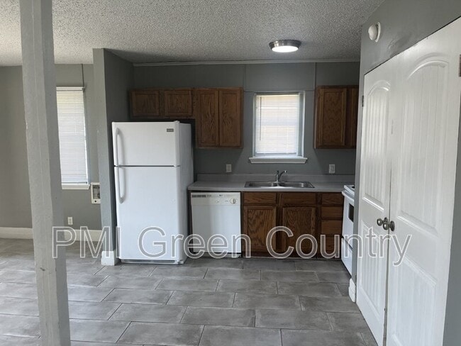 4807 S 27th W Ave in Tulsa, OK - Building Photo - Building Photo