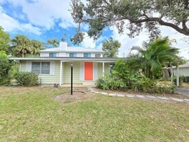 3403 Old Oak Dr in Sarasota, FL - Building Photo
