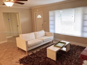 216 SE 5th St in Dania Beach, FL - Foto de edificio - Building Photo