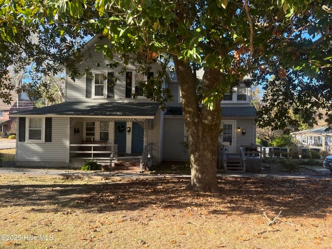 property at 310 N Bennett St