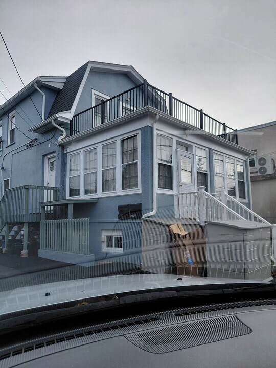 41 Saratoga Ave in Pleasantville, NY - Building Photo