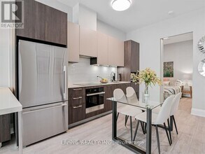 38 Water Walk Dr in Markham, ON - Building Photo - Building Photo