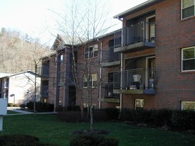 Pinnacle Apartments