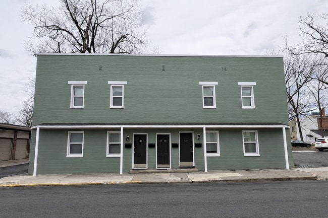 125-131 N West St in Carlisle, PA - Building Photo - Building Photo
