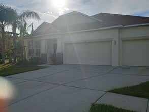 3989 Windcrest Dr in Zephyrhills, FL - Building Photo - Building Photo