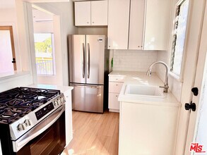 3642 Seneca Ave in Los Angeles, CA - Building Photo - Building Photo