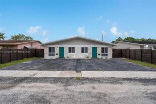 130 NW 57th St in Oakland Park, FL - Building Photo
