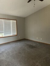 5624 S Mandy Ave in Sioux Falls, SD - Foto de edificio - Building Photo