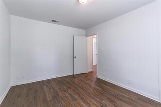 2622 W Johnson St in Denison, TX - Foto de edificio - Building Photo