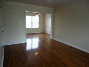 Bel-Aire Apartments in San Antonio, TX - Building Photo - Interior Photo