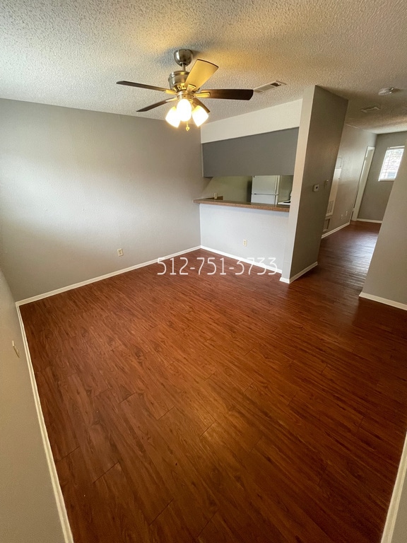 3704 S 2nd St, Unit 102 in Austin, TX - Foto de edificio - Building Photo
