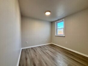 894 N 42nd St, Unit 2 in Philadelphia, PA - Foto de edificio - Building Photo