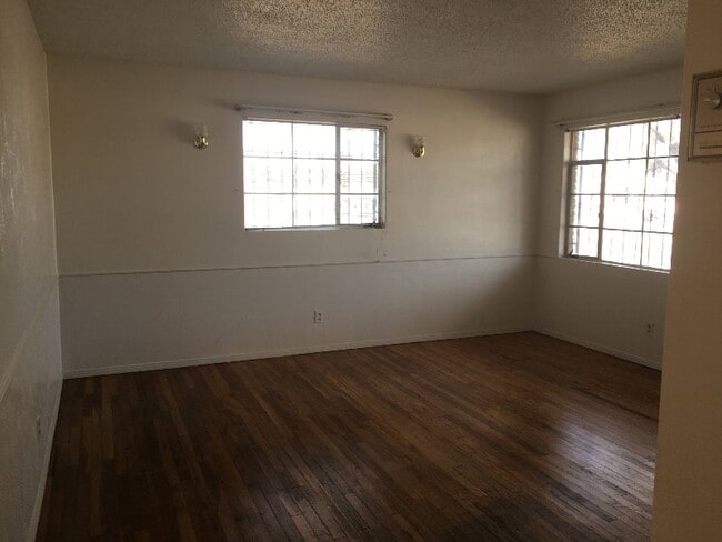 7722 Barton St in El Paso, TX - Building Photo - Building Photo