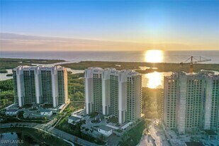 13935 Old Coast Rd in Naples, FL - Building Photo