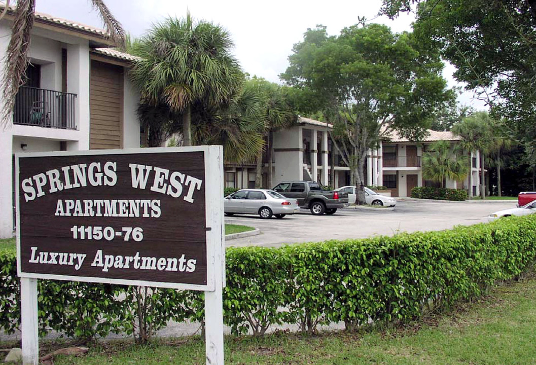 Spring West Apartments in Coral Springs, FL - Building Photo