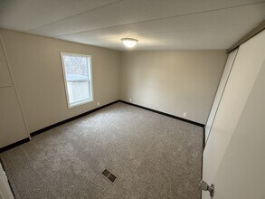 310 S 11th St in Adel, IA - Building Photo - Building Photo