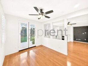 19988 Via Joyce Dr in Santa Clarita, CA - Foto de edificio - Building Photo