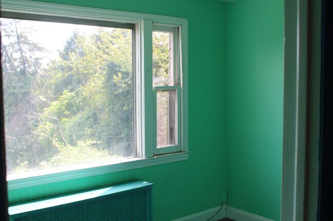 6000 67th Pl in East Riverdale, MD - Foto de edificio - Building Photo