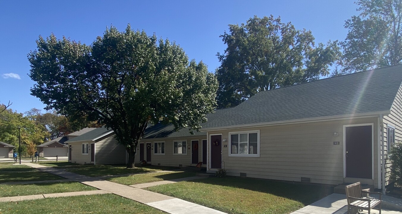 48 Village Ct, Unit 48 in Glen Carbon, IL - Foto de edificio