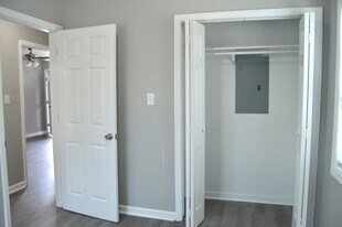 911 Woodall Rd SW in Decatur, AL - Building Photo