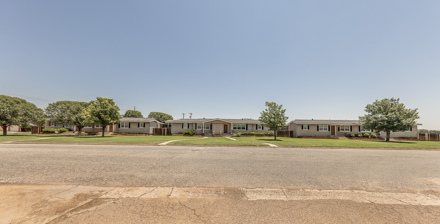 1302 S Wicker Ave in Littlefield, TX - Building Photo