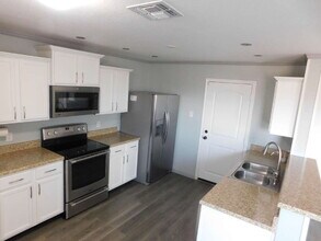 6131 Southern Vis in San Antonio, TX - Building Photo - Building Photo