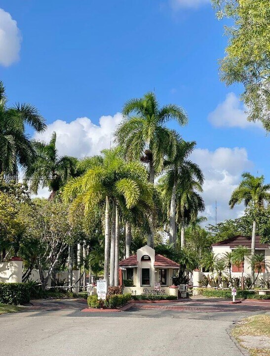 20065 NE 3rd Ct in Miami, FL - Building Photo