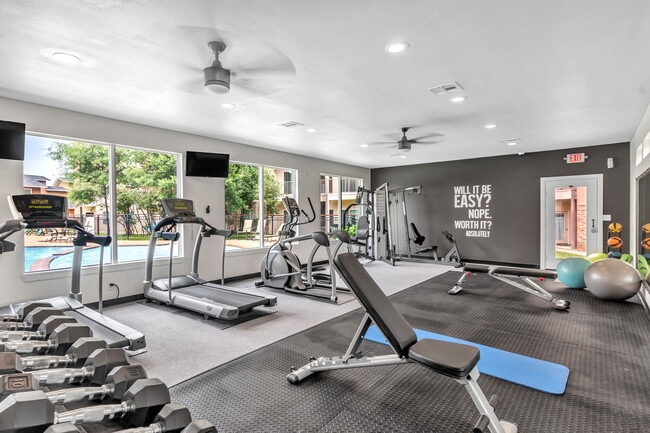 Regency Gardens in Bryan, TX - Building Photo - Building Photo