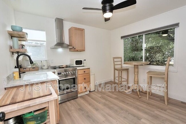 property at 6906 Pin Oak Ct