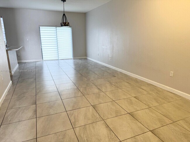 11941 SW 150th Pl in Miami, FL - Building Photo - Building Photo