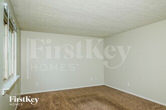 6834 Turnberry Way in Indianapolis, IN - Foto de edificio - Building Photo