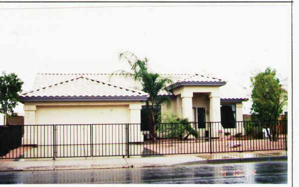 2355-2361 N 87th Ave in Phoenix, AZ - Building Photo