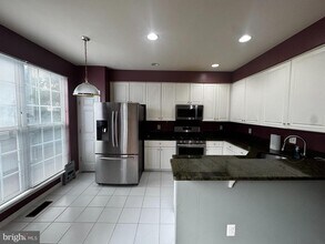 6036 Lincolnia Rd in Alexandria, VA - Building Photo - Building Photo