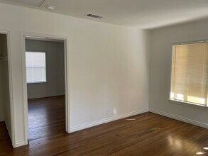 1023 E Spazier Ave in Burbank, CA - Building Photo - Building Photo
