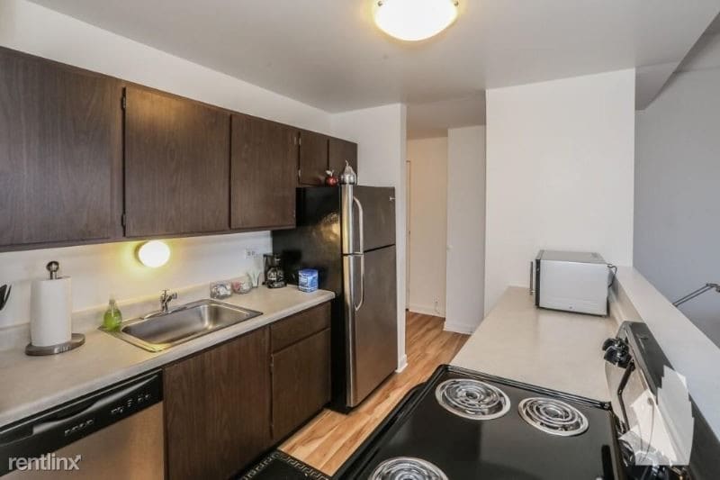 2150 N Lincoln Ave in Chicago, IL - Building Photo