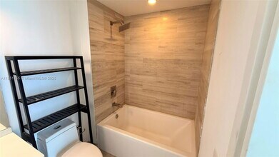 1300 Brickell Ave in Miami, FL - Building Photo - Building Photo
