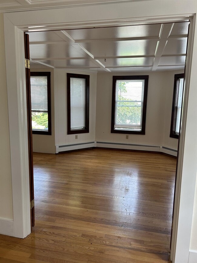 89 College Ave, Unit 2 in Medford, MA - Foto de edificio - Building Photo