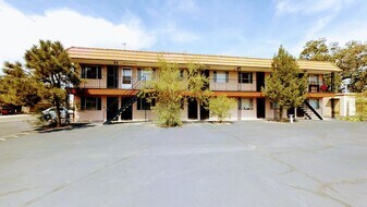 320 Tennessee St SE in Albuquerque, NM - Building Photo