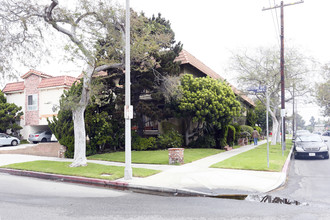 10555 Woodbine St in Los Angeles, CA - Building Photo - Building Photo