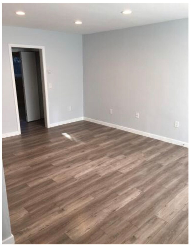655 Westminster Ave in Venice, CA - Building Photo - Building Photo