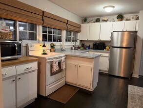 6 Apple Tree Ln in Liverpool, NY - Foto de edificio - Building Photo