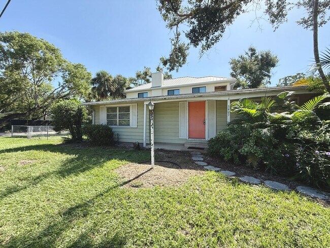 property at 3403 Old Oak Dr