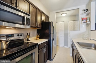 2319 Pond View Dr in West Chester, PA - Building Photo - Building Photo