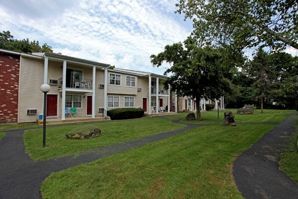 Woodbury Gardens in Central Valley, NY - Building Photo