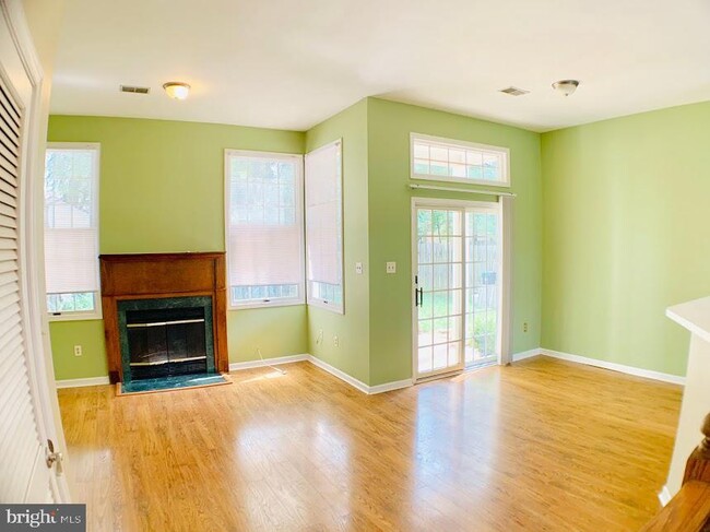 200 W Park Dr in Stafford, VA - Building Photo - Building Photo